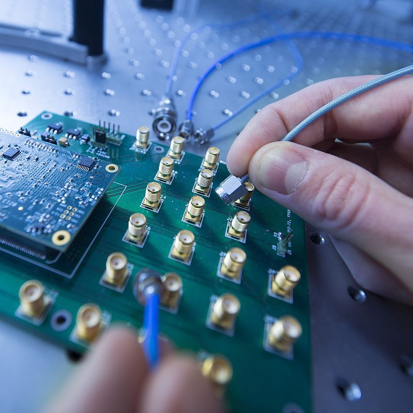 Experimente zu quantenmechanischen Grundlagen, Dekohärenz und komplexen Quantensystemen Experimente zu quantenmechanischen Grundlagen, Dekohärenz und komplexen Quantensystemen