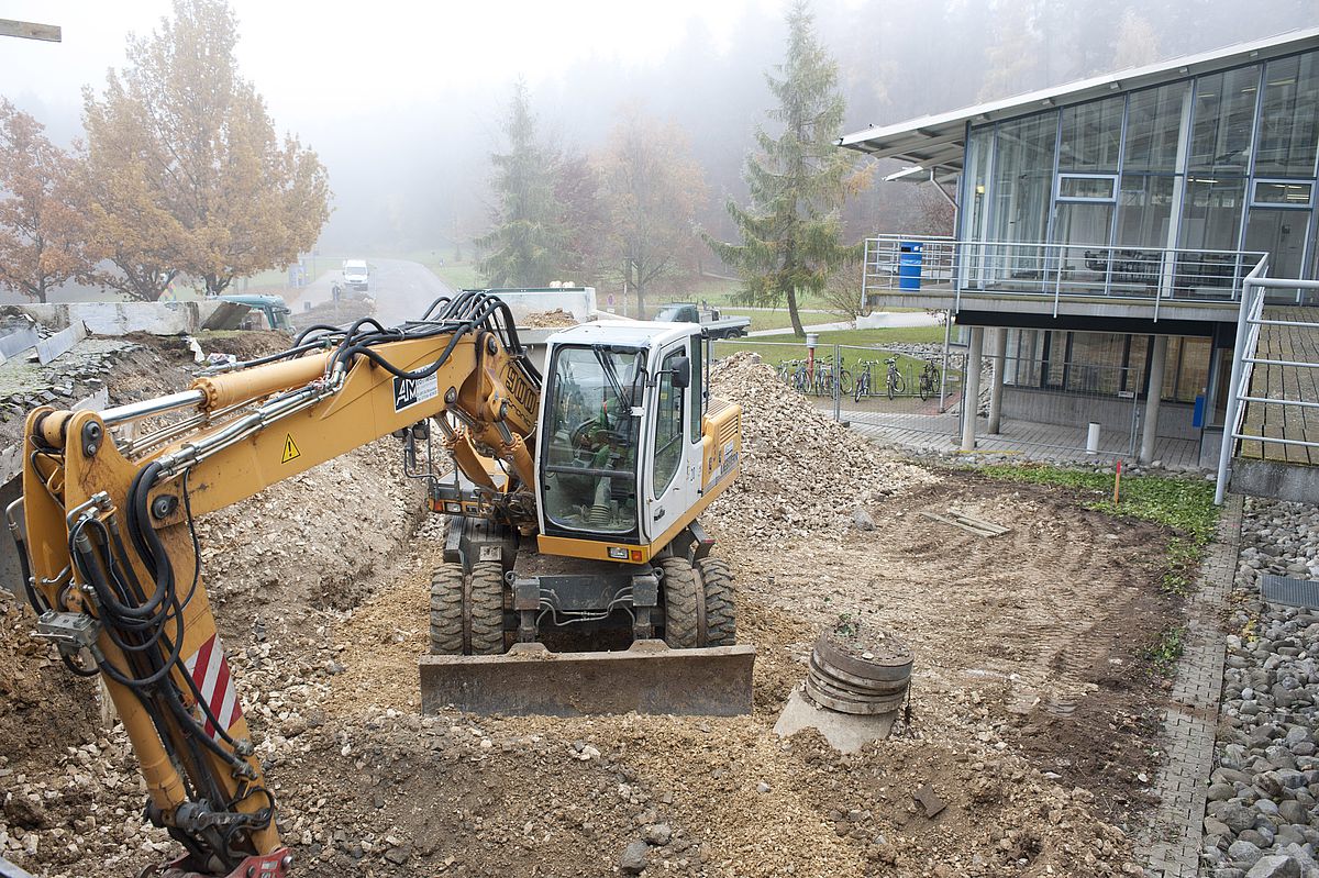 In vollem Gange sind die Bauarbeiten am Südeingang der Universität